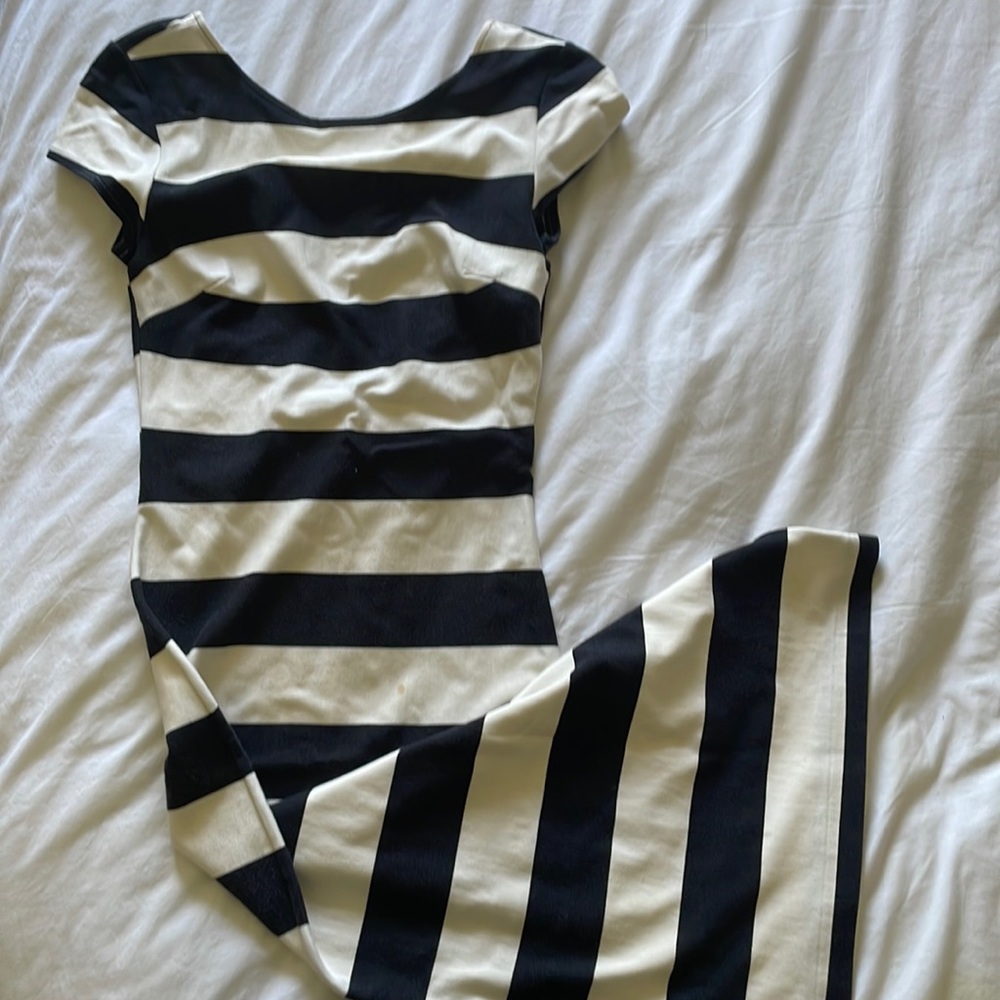 Zara Striped Navy and White Fitted Dress 🛥 💙